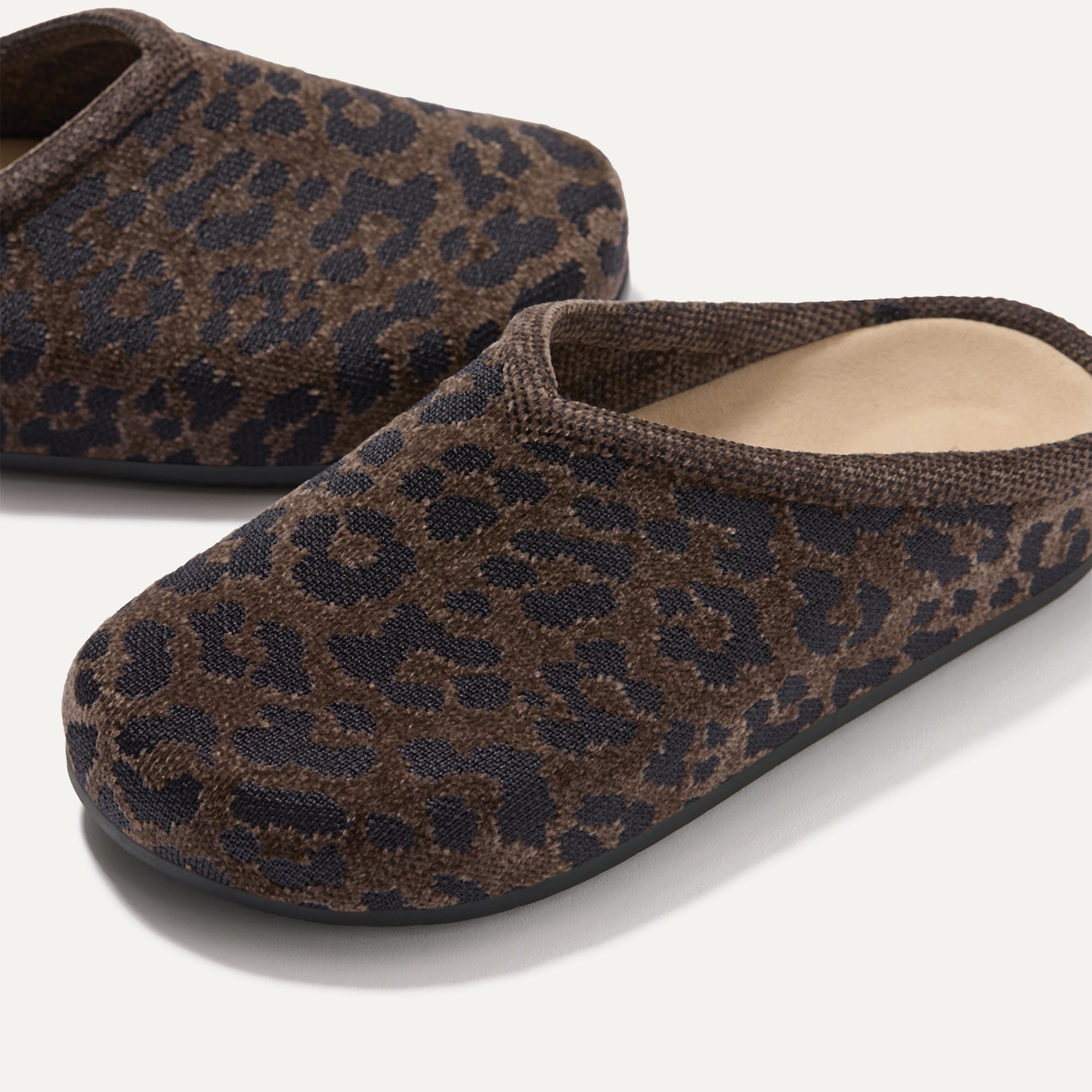 The ReVelvet™ Casual Clog - ReVelvet™ Cheetah - Image 2